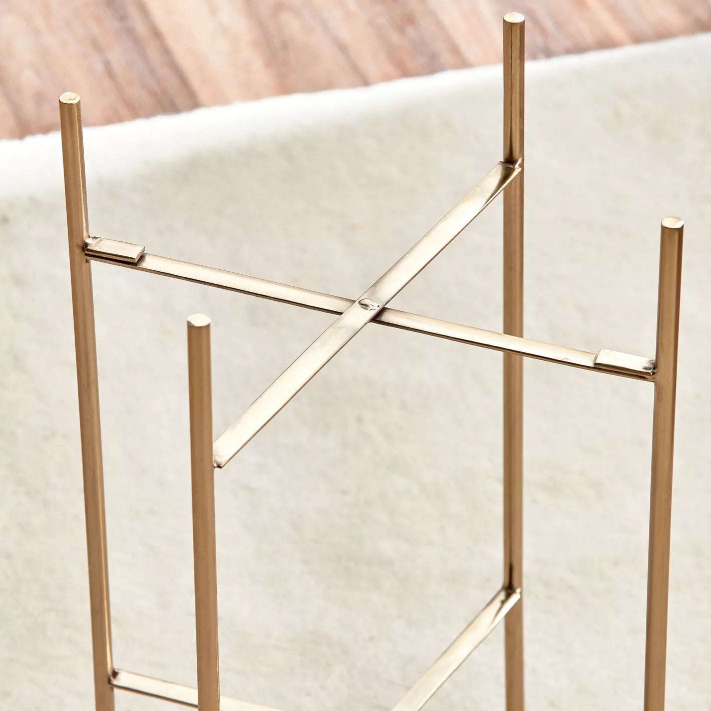 Home Decor Monomio Metal Planter with Stand - COOLBABY