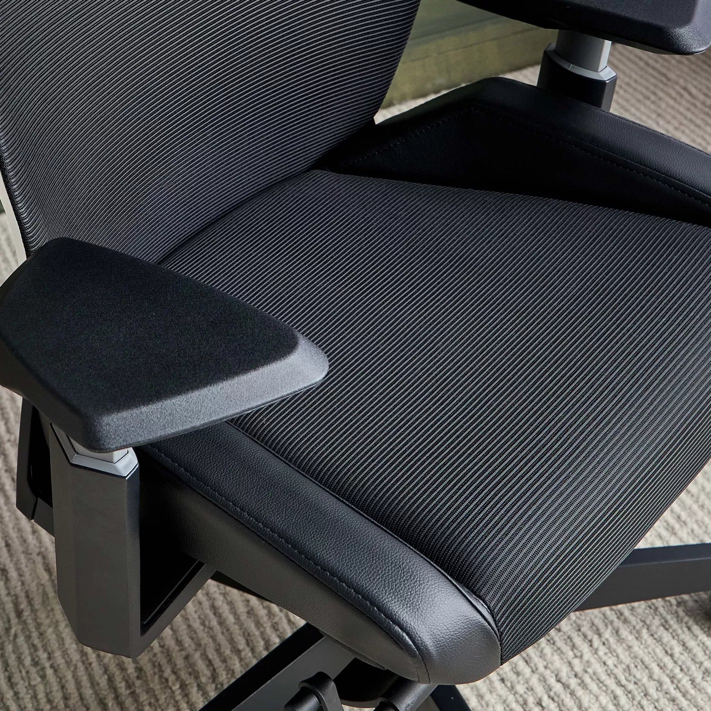 Luxury Racer Gaming Chair with Adjustable Lumbar Support And Headrest - COOLBABY