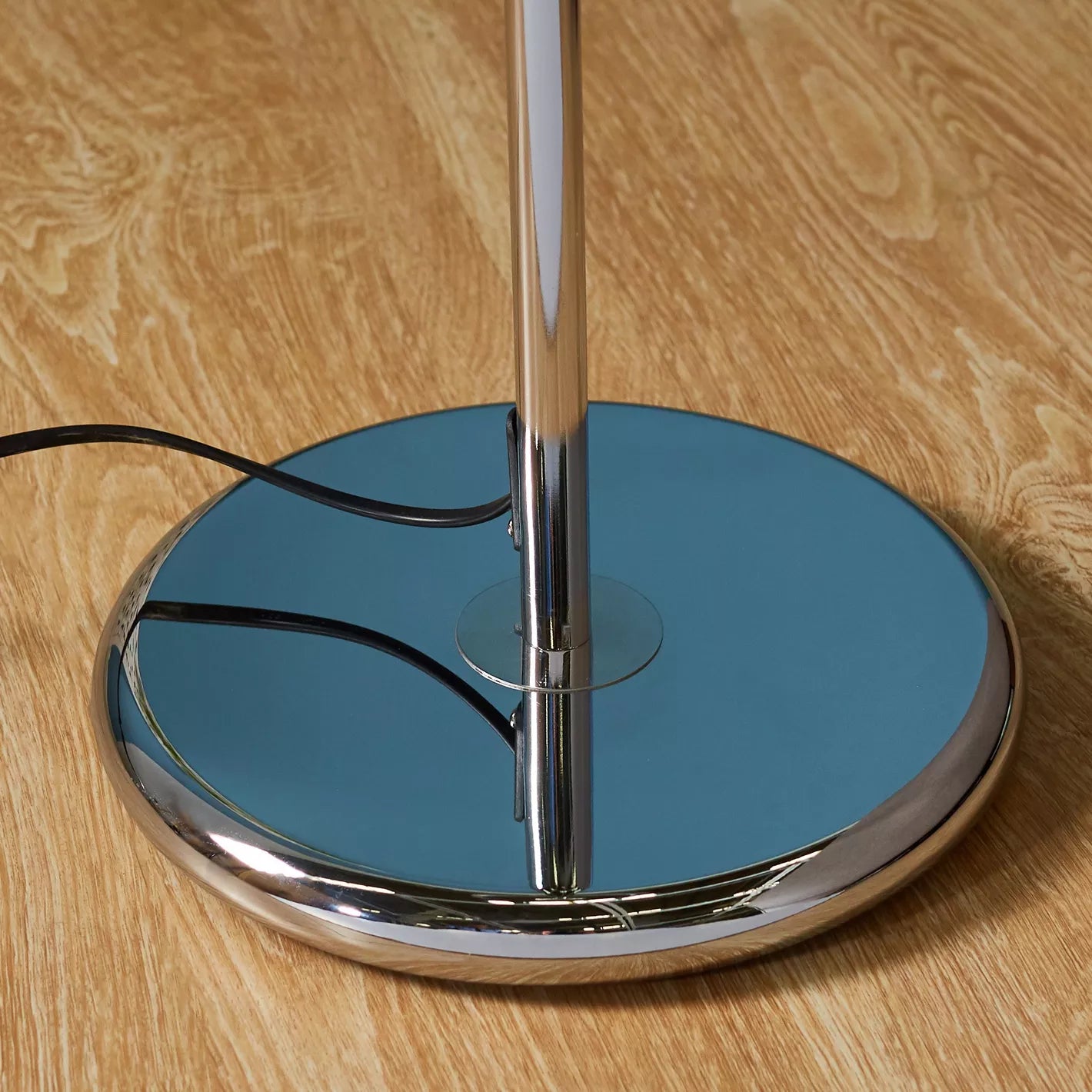 Metal Floor Lamp - 147 cm