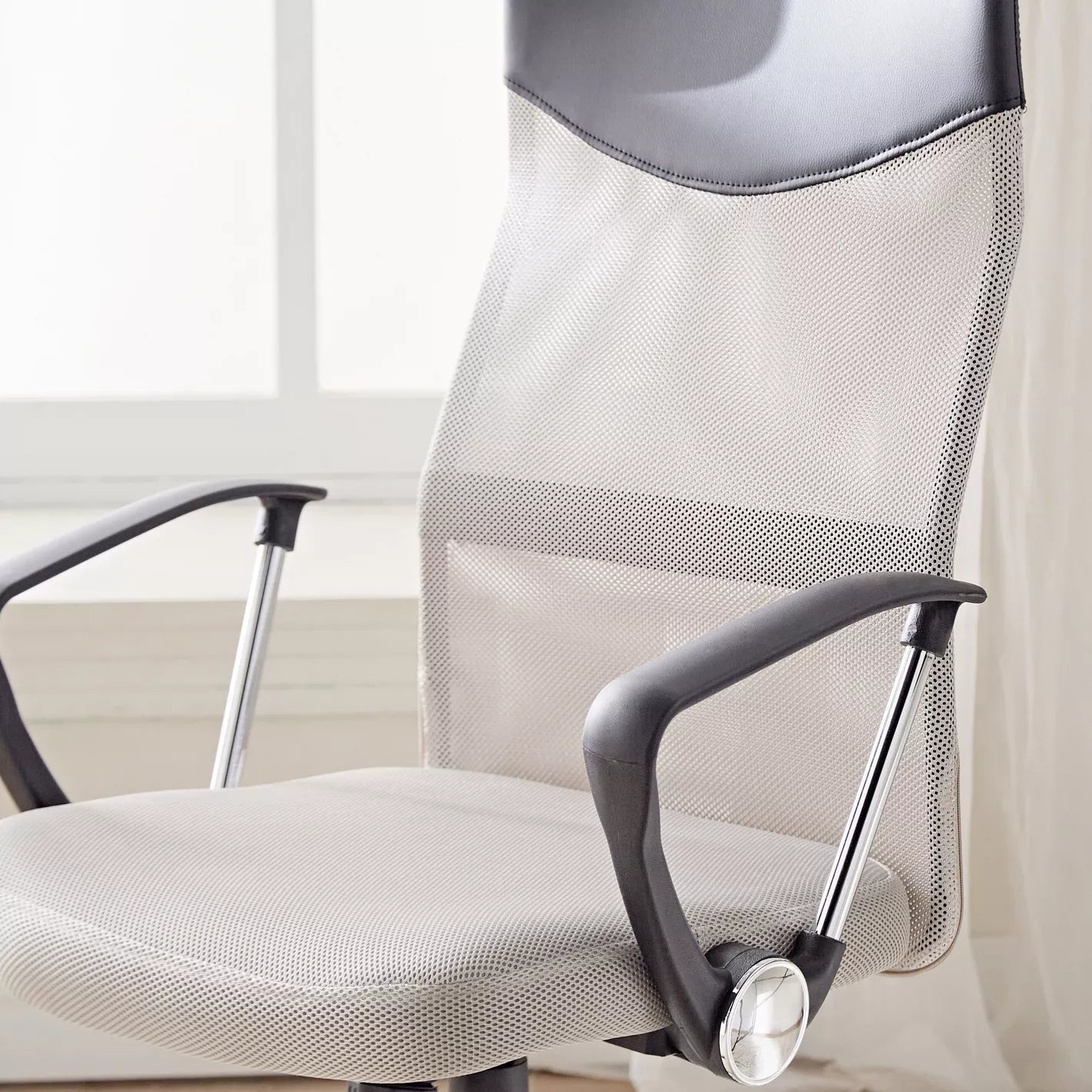 Ergonomic Office Chair with Adjustable Height, Stylish Design, Comfortable Support