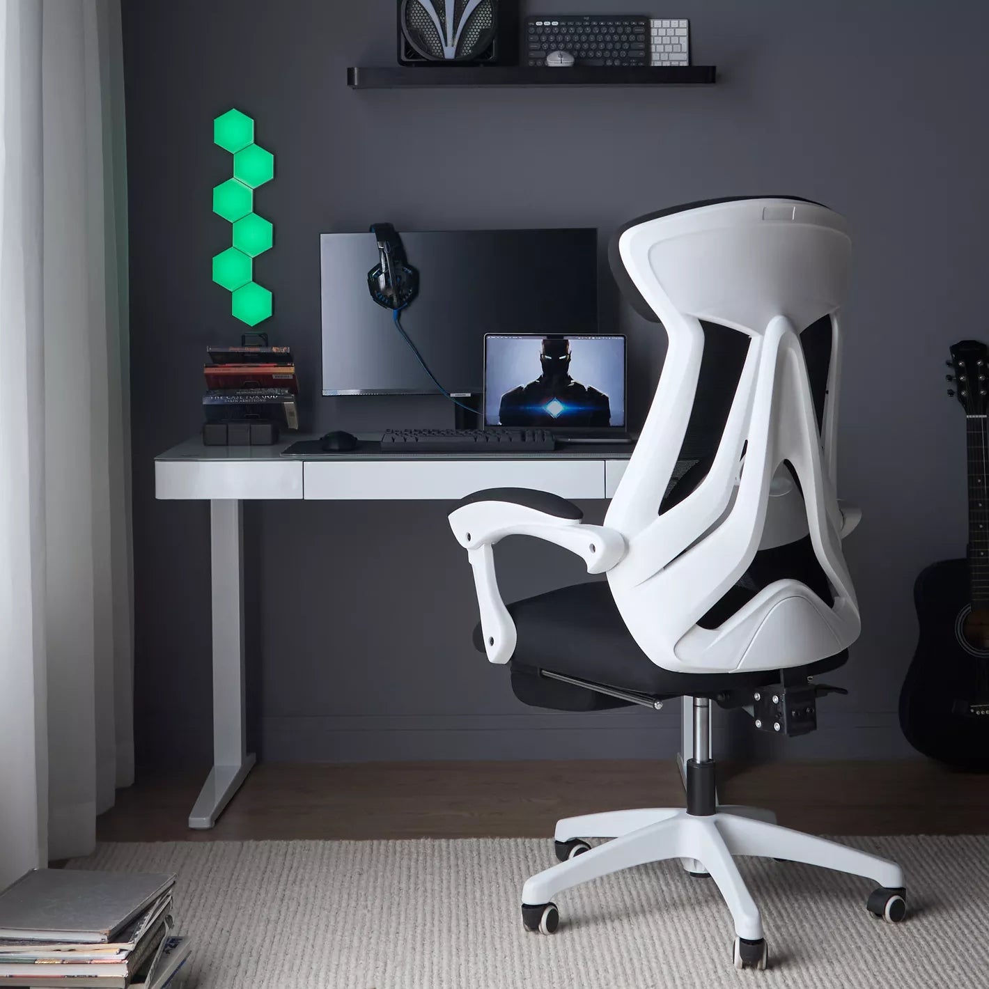 Ergonomic Gaming Chair With Adjustable headrest And Adjustment Height