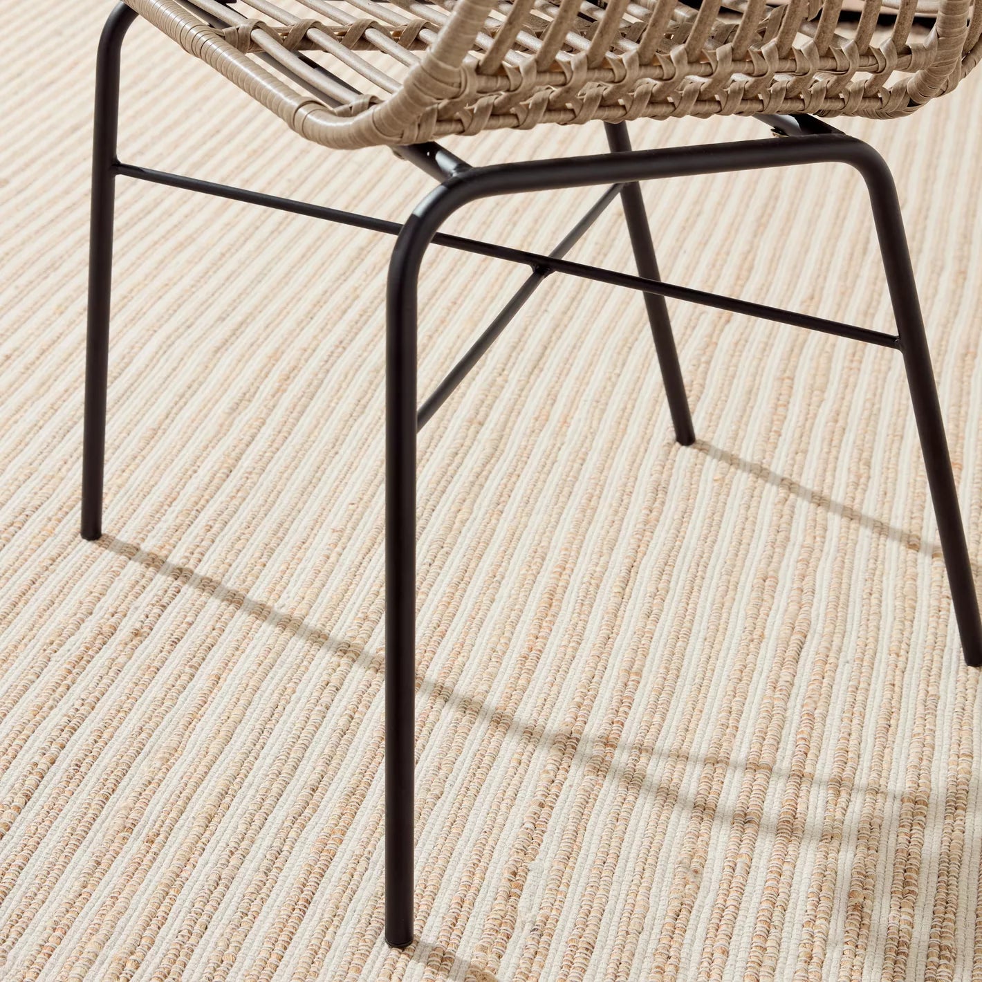 Natural Style Outdoor Dining Chair With Metal Legs - 59 * 80 * 61 CM