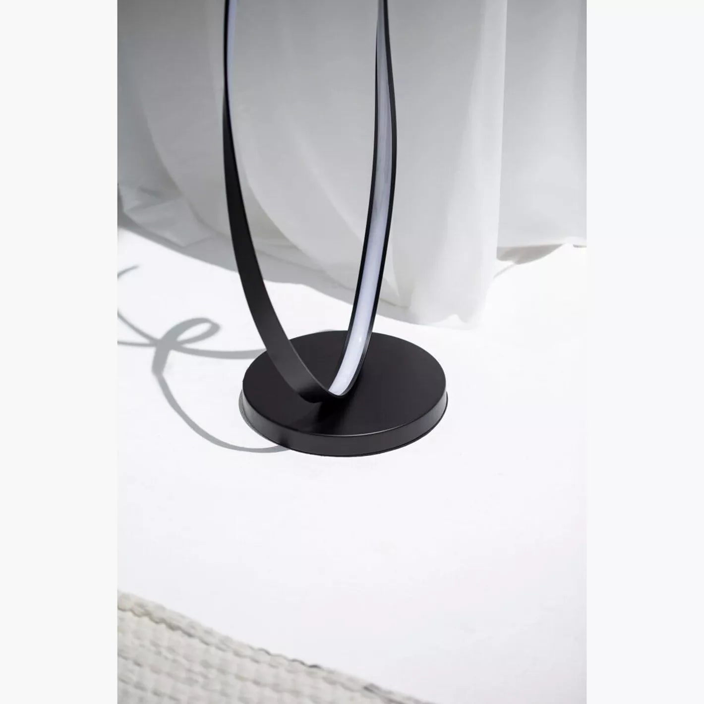 Elegant LED Floor Lamp - 155 cm