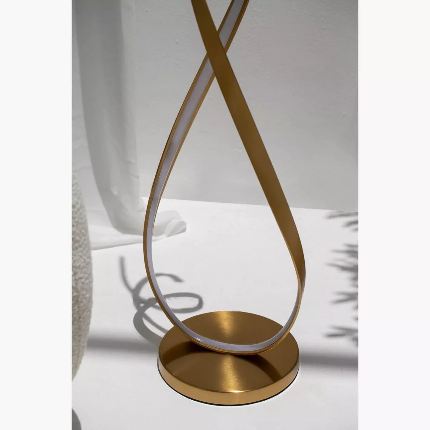 Elegant LED Floor Lamp - 155 cm