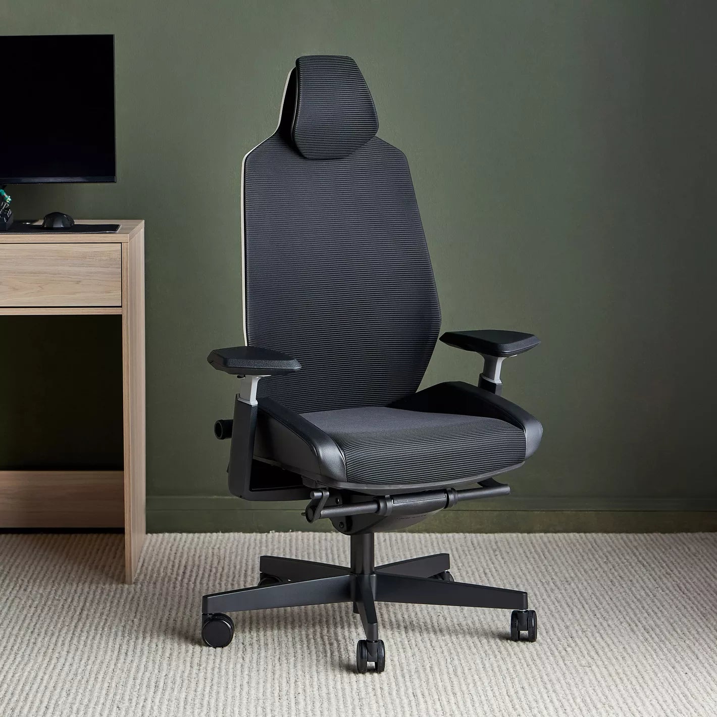 Luxury Racer Gaming Chair with Adjustable Lumbar Support And Headrest