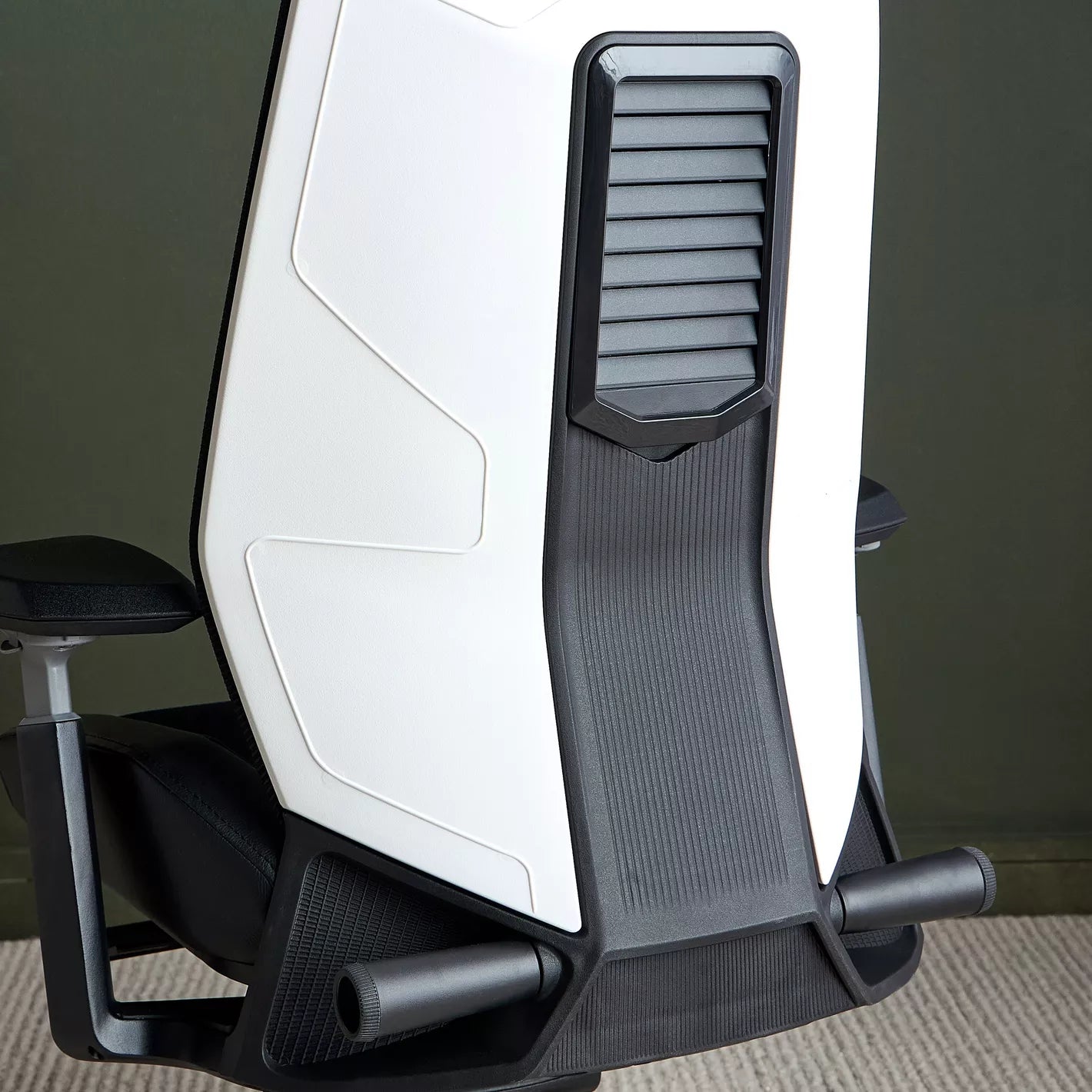 Luxury Racer Gaming Chair with Adjustable Lumbar Support And Headrest