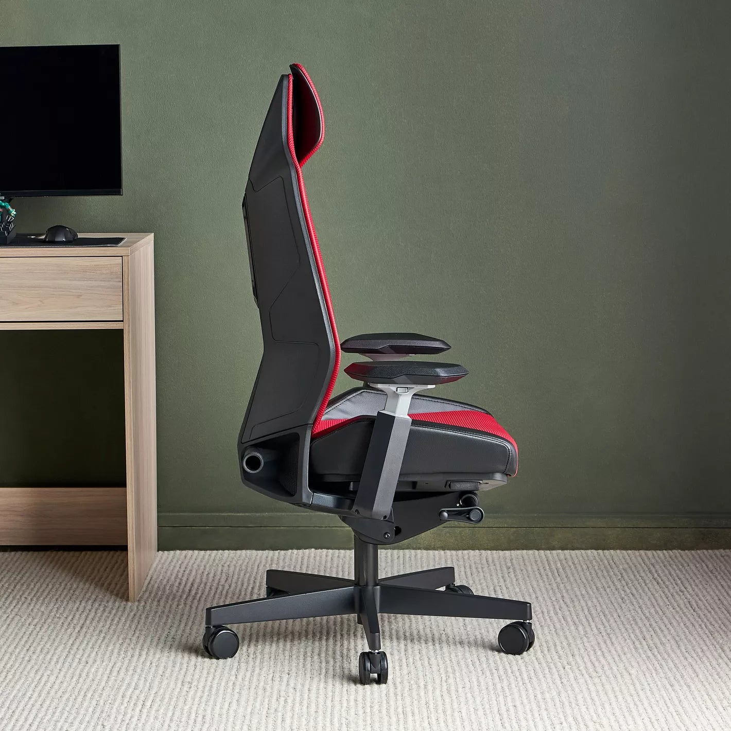 Luxury Racer Gaming Chair with Adjustable Lumbar Support And Headrest