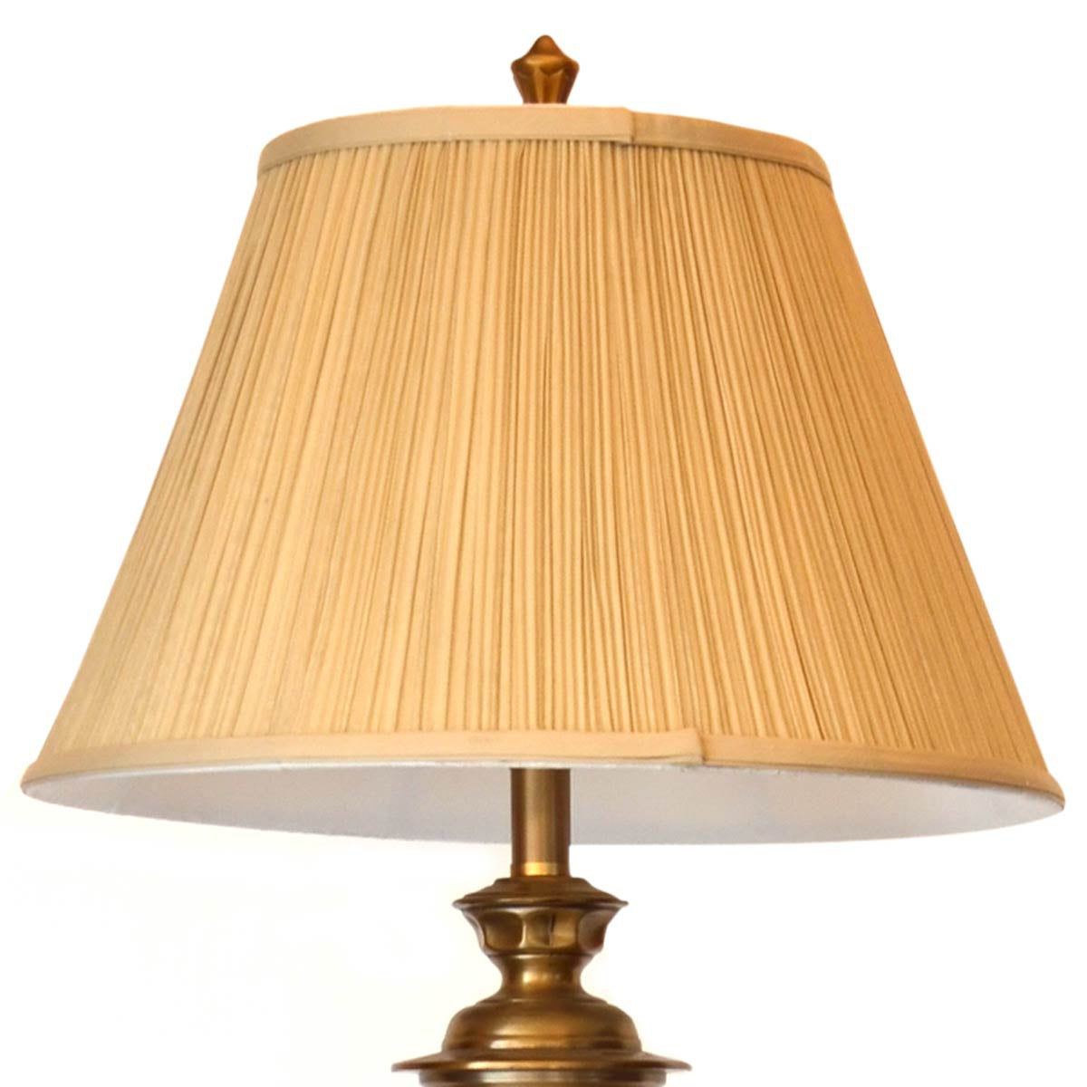 Classic Floor Lamp - Brass / Beige