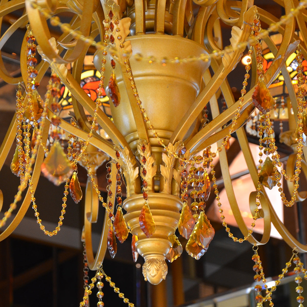 Elegant Vintage Chandelier 24 Arms - Brass