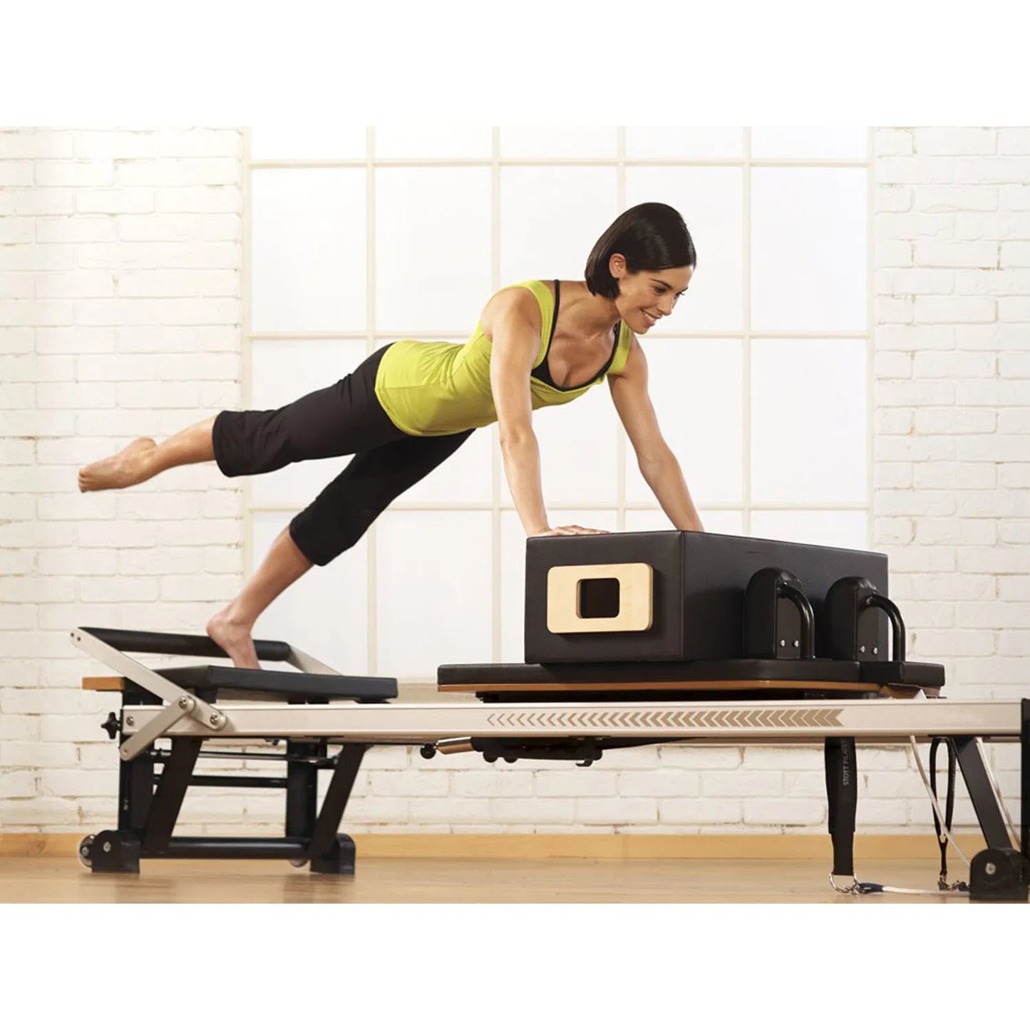 Fitness Equipment Pilates Reformer Aluminum Alloy Core Bed for Training